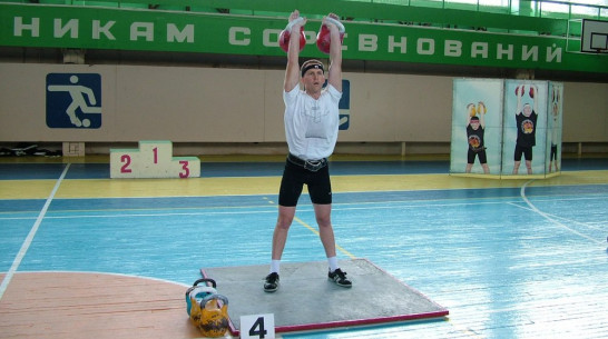 Нижнедевицкий гиревик победил на соревнованиях за кубок области