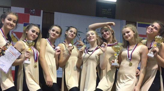 Каменский ансамбль танца «Жемчужинка» получил 12 золотых наград на областном чемпионате