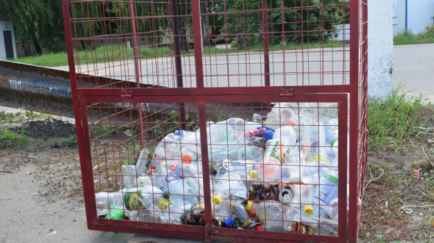 В Грибановке установили первый контейнер для сбора пластика