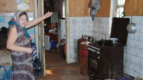 В Россошанском районе жильцы шести многоквартирных домов пять лет добиваются капитального ремонта