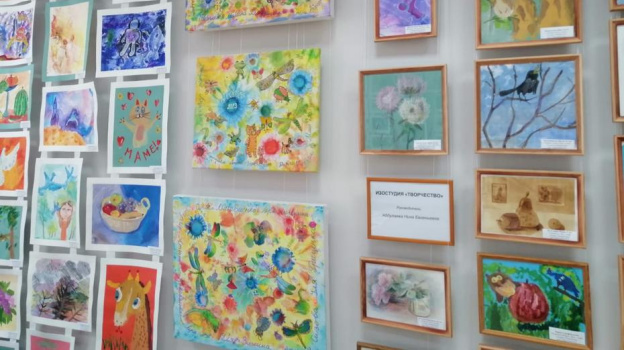 Выставка детского творчества «Краски радуги» откроется в Россоши