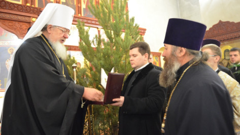 Семилукский священник получил орден от патриарха