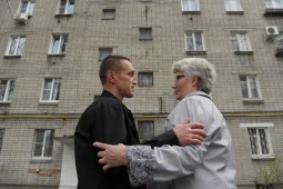 Репортаж РИА «Воронеж». Отсидевший 15 лет военный встретился с матерью убитого