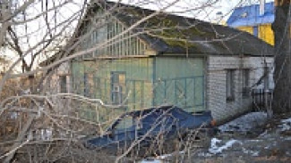 В центре Рамони автомобиль на большой скорости врезался в жилой дом