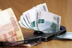 Сотрудник банка в Воронеже попался на взятке за обналичивание почти 2 млн рублей