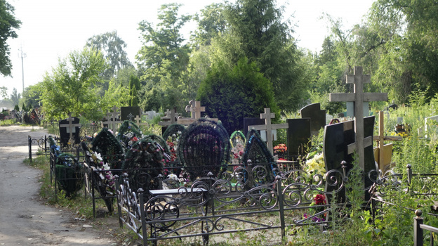 В Острогожске на центральном кладбище нашли тело неизвестного мужчины