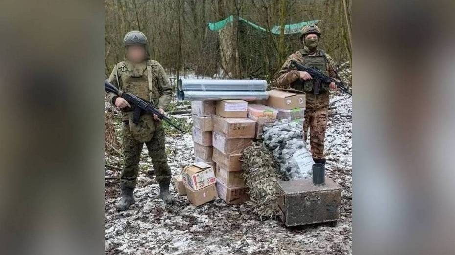 Волонтеры из села Малая Грибановка отправили в зону СВО 900 окопных свечей