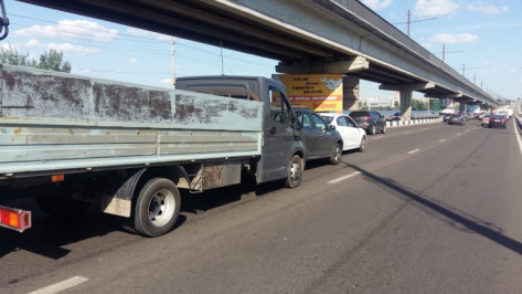 Столкновение 5 автомобилей спровоцировало в Воронеже 9-балльные пробки 
