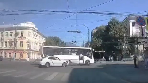 Второе за день ДТП с маршруткой случилось в Воронеже
