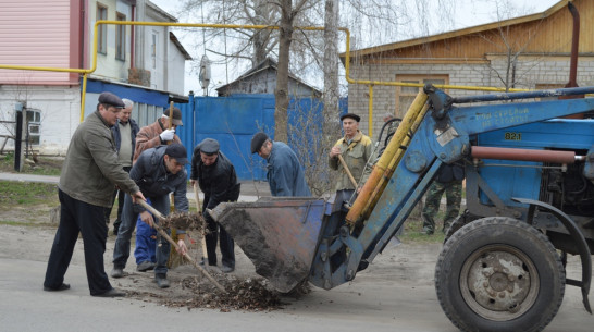 Репьевцы убрали 51 тонну песка с улиц райцентра