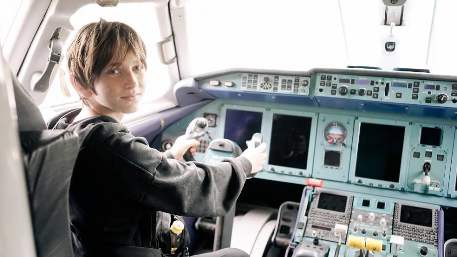 Воронежский авиазавод с экскурсиями посетили более 2 тыс школьников