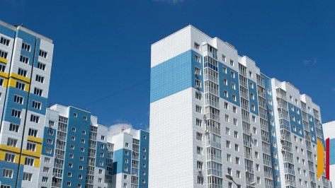 Воронежцев испугали следы крови в подъезде многоэтажки в ЖК «Озерки»