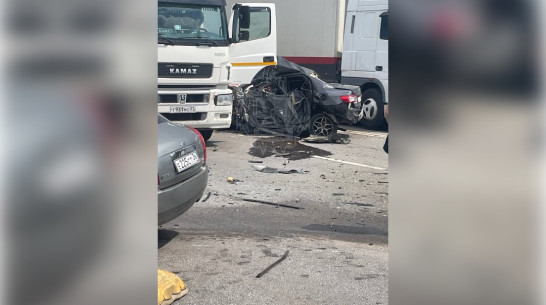 Жуткое ДТП на улице Антонова-Овсеенко в Воронеже стало результатом гонки: видео