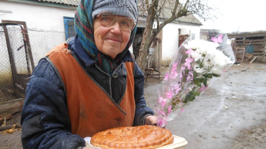 Подгоренская «районка» поздравила подписчицу с 55-летним стажем