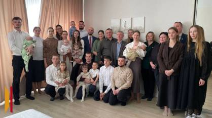 «Таких семей в России должно быть больше». Депутат Госдумы Евгений Ревенко в поселке совхоза «Воронежский» встретился с матерью-героиней