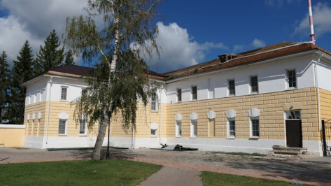 В Воронежской области капитально отремонтируют здание Хреновской школы наездников