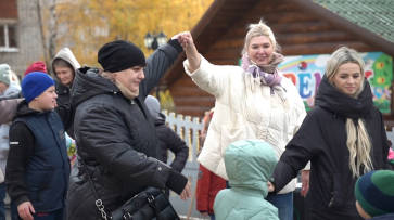 В Воронеже на улице Ломоносова отметили День народного единства семейным праздником