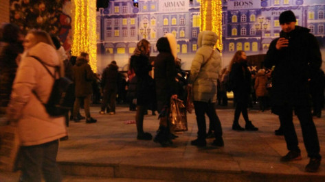 В Воронеже спецслужбы эвакуировали посетителей 7 торговых центров 