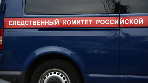 В Воронежской области житель Борисоглебска убил 35-летнего товарища и вынес труп в подъезд