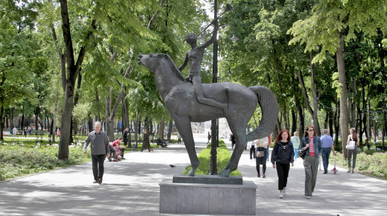 Воронежцы смогут бесплатно проверить детей на сколиоз и плоскостопие в парке «Орленок»