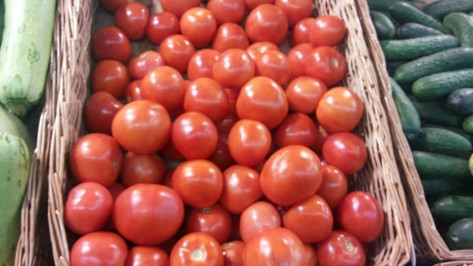 Под Воронежем раздавили более 300 кг турецких помидоров