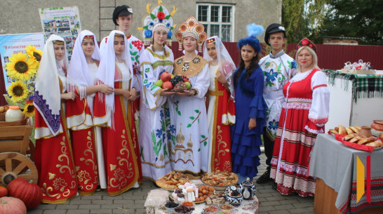 «Мы все едины». В Панино прошел межмуниципальный фестиваль национальных культур