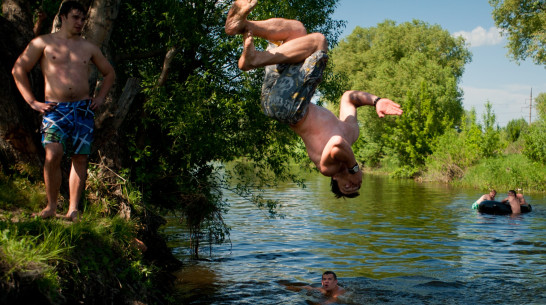 В Новой Усмани воры сорвали экстремальные прыжки в воду на велосипедах 