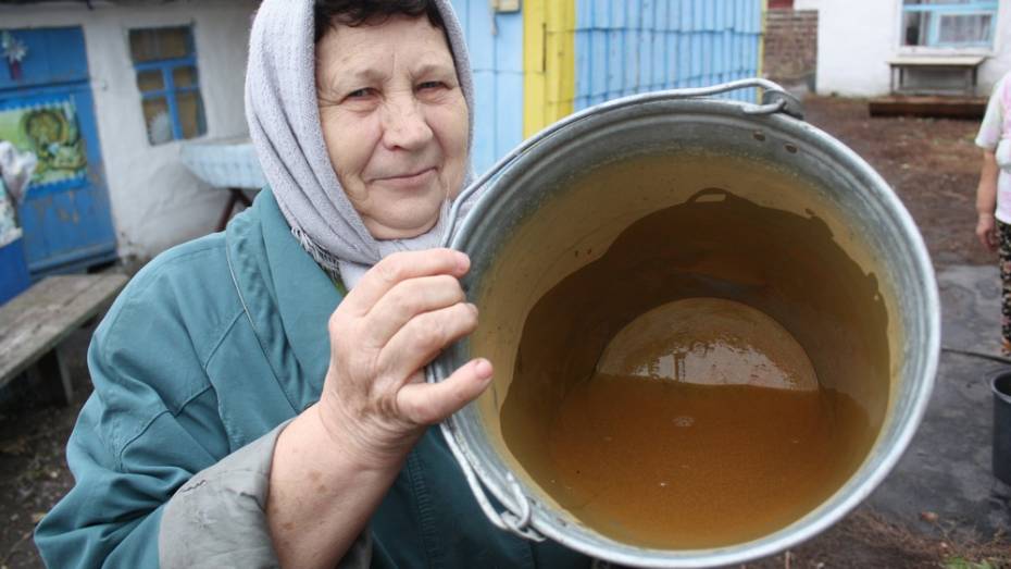 Жители Ольховатского района пожаловались на качество воды
