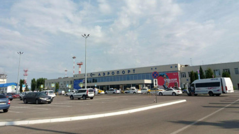 Воронежские антимонопольщики посчитали, на сколько завышена стоимость парковки у аэропорта