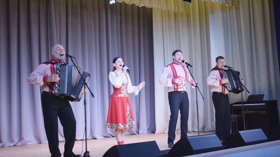 Артистов из села Малая Грибановка покажут в передаче «Привет, Андрей!»