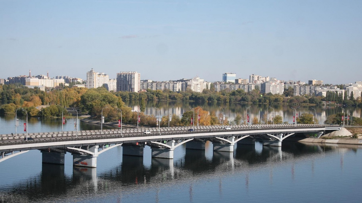 Город на реке воронеж. Чернавский мост Воронеж. Чернавский мост Воронеж левый берег. Воронеж город. Мост город Чернавский. Воронеж Чернавский мост вид с левого берега.