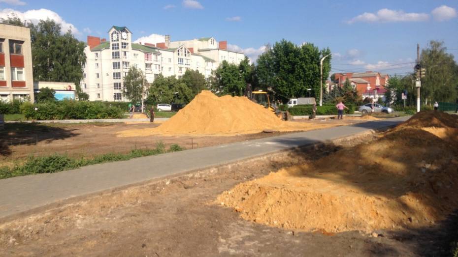 В Семилуках на улице Дзержинского появится новый сквер с парковкой на 20 мест