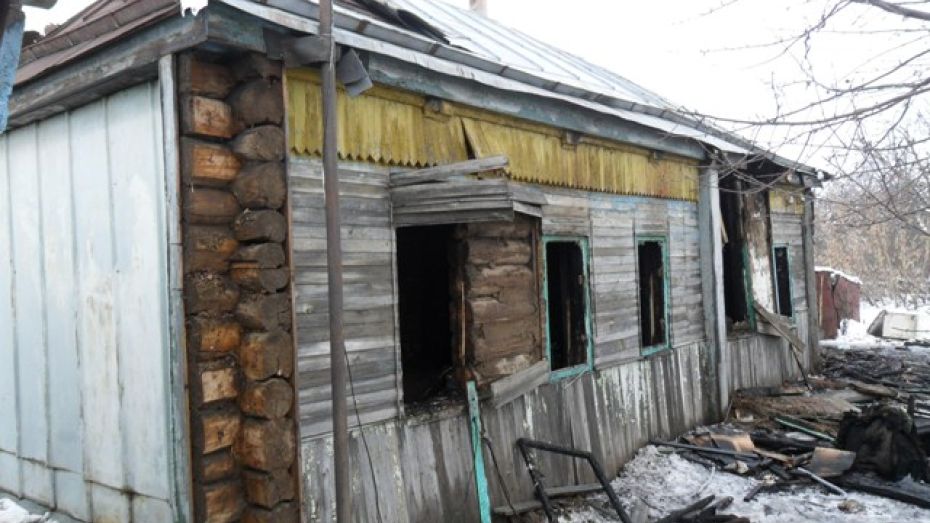 В селе Ростоши Эртильского района семья осталась без крова