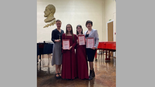 Хохольские вокалистки стали лауреатами областного конкурса «Юные таланты»
