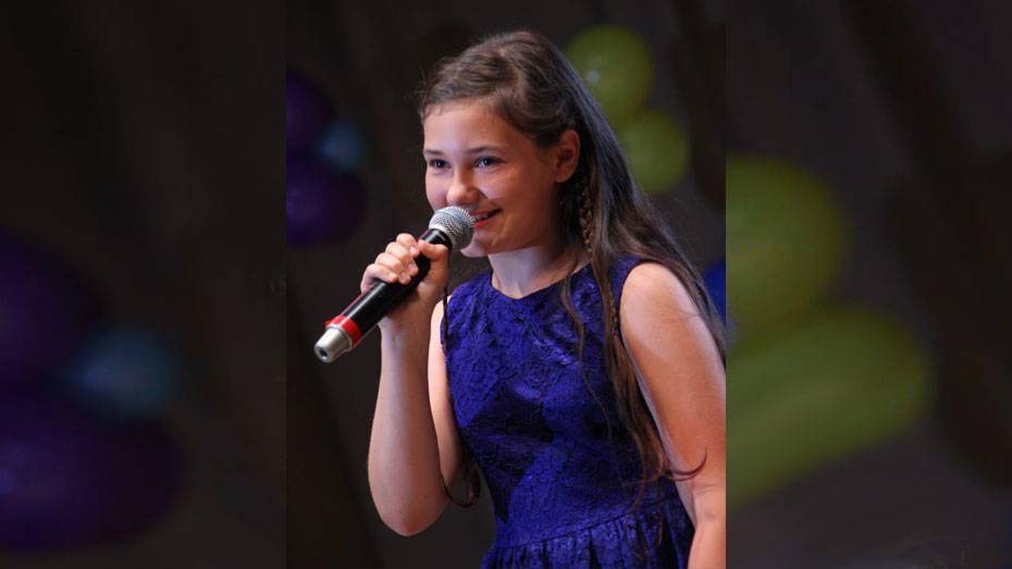Семилукская школьница победила на международном фестивале «Краски лета»