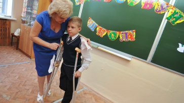 Экс-участник «Дома-2» призвал друзей помочь мальчику без ноги из Воронежа