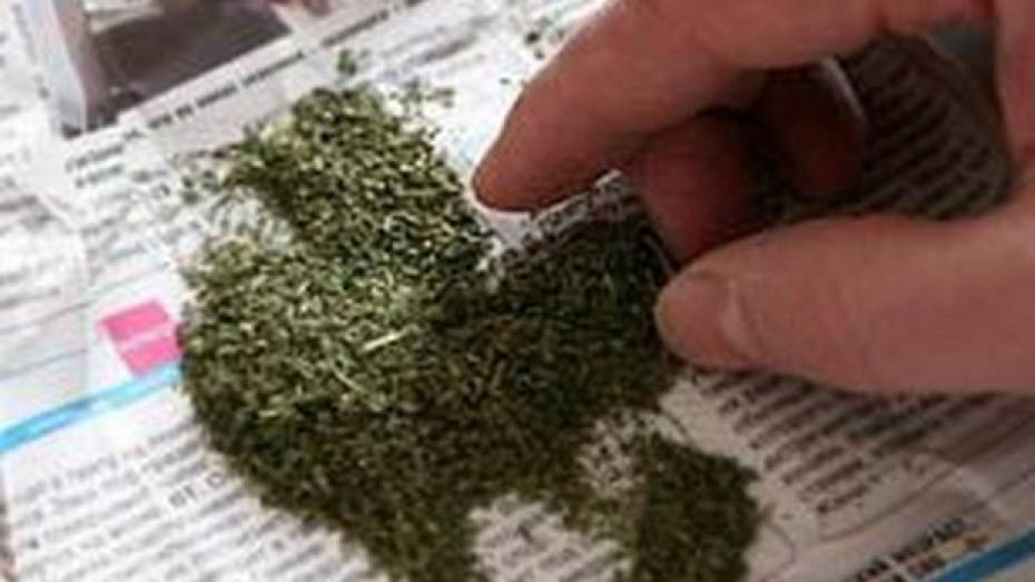 В Новоусманском районе задержан пассажир «восьмерки», перевозивший сверток с марихуаной
