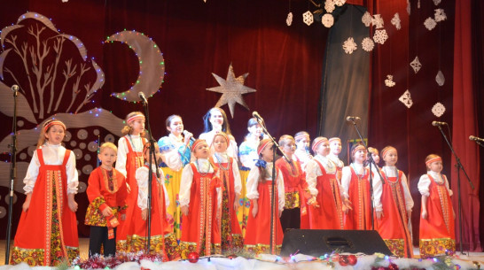 Верхнемамонцы на Рождественском благотворительном вечере собрали 80 тыс рублей