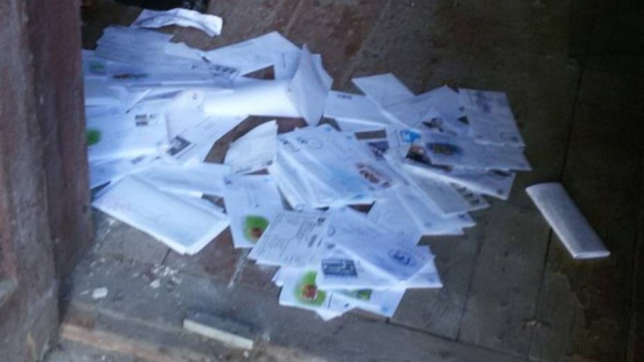 Воронежец нашел свалку писем у почтового отделения