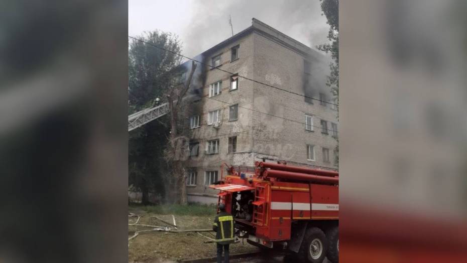 В Воронеже загорелось общежитие на улице Костромской
