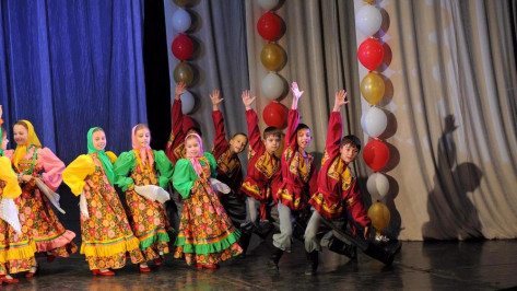 Юные бобровские танцоры привезли 13 призовых кубков из Липецка и Курска