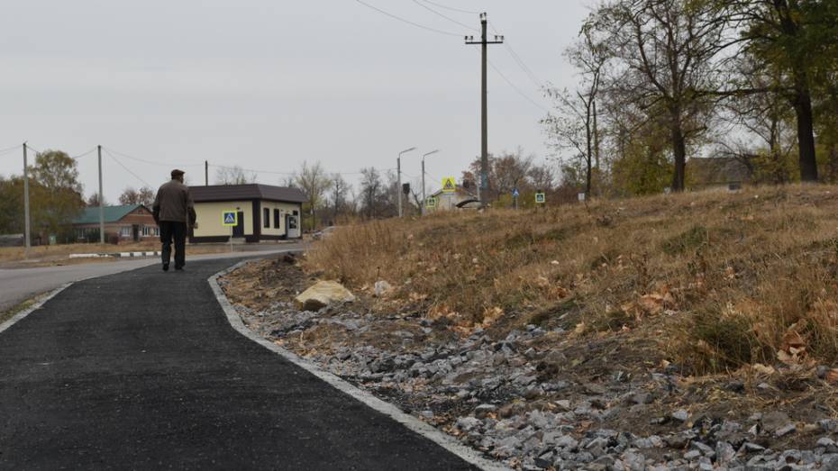 В кантемировском селе Михайловка впервые появился тротуар