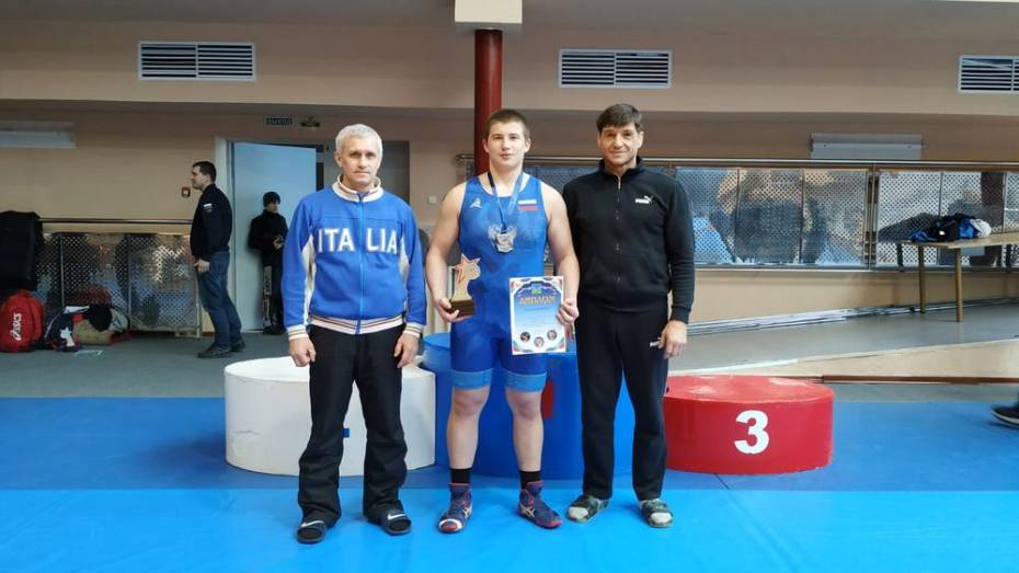 Рамонский спортсмен завоевал «серебро» на первенстве ЦФО по вольной борьбе