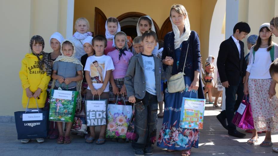 Россошанцы собрали 55 тыс рублей на подготовку к школе детей из малообеспеченных семей 