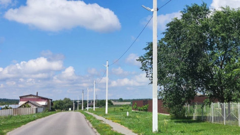 В лискинском селе Нижний Икорец на 2 улицах сделали управляемое уличное освещение