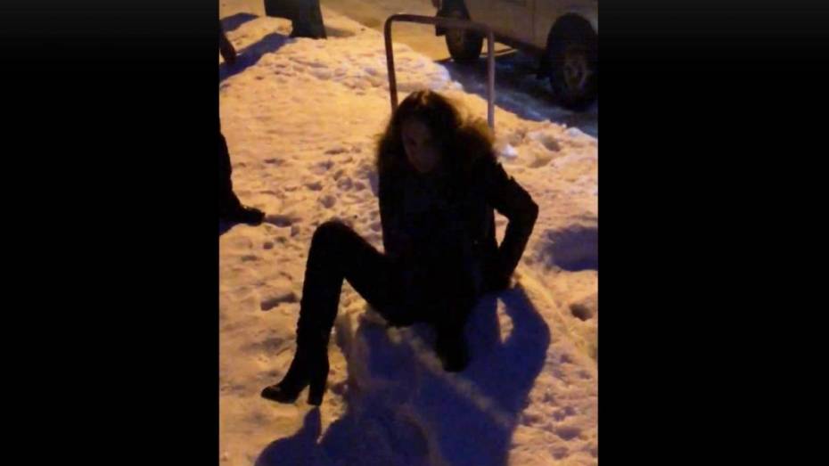 Воронежская полиция заинтересовалась видео с пьяной 36-летней автоледи на Mitsubishi