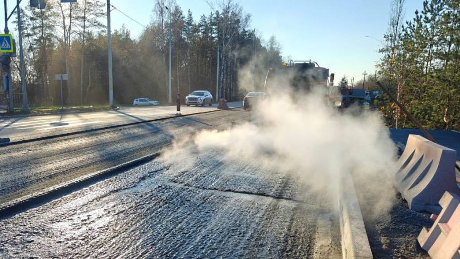 В Воронеже основные работы по расширению проезда от развязки на Остужева до кольца на Обручева завершат до конца 2025 года