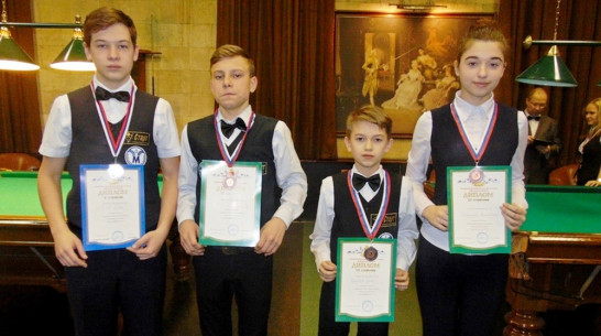 Бутурлиновские бильярдисты завоевали 4 медали на первенстве области