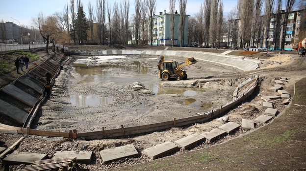 В Воронеже возобновили реконструкцию озера на Минской