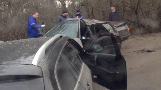 В Воронеже в ДТП с 3 автомобилями пострадали двое детей